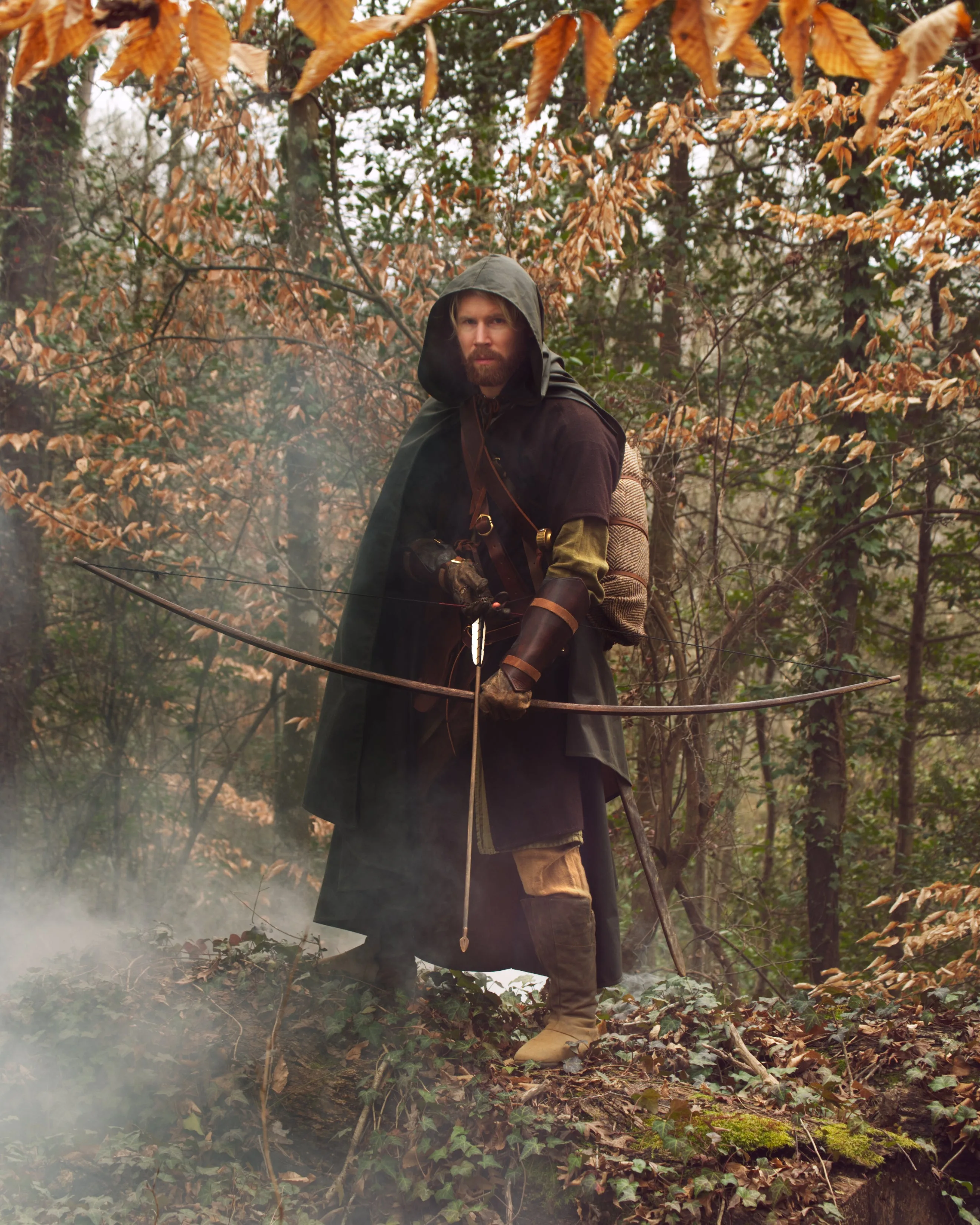 assets/culture/elovar/elovar-cloak-waxed-bow.webp