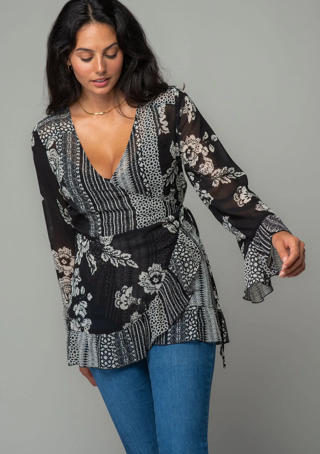 assets/culture/velanth/velanth-wrap-top-floral-1.webp